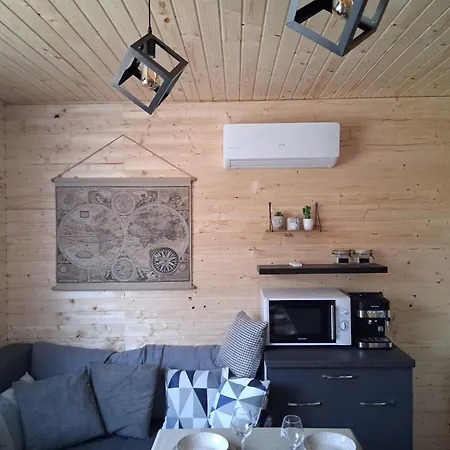 Holiday park еко къщи градина