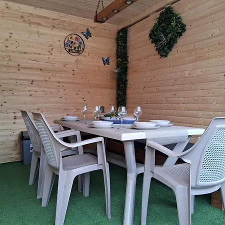 еко къщи градина Holiday park Chernomorets